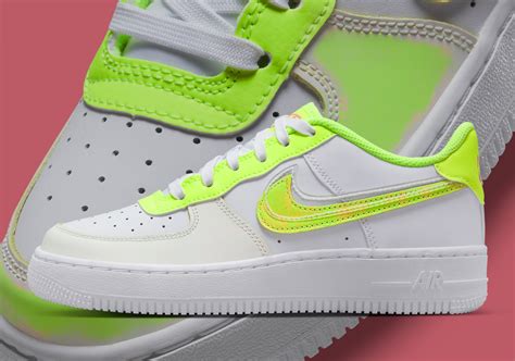 nike air force 1neon gelb blau hinter teil|nike air force 1 og.